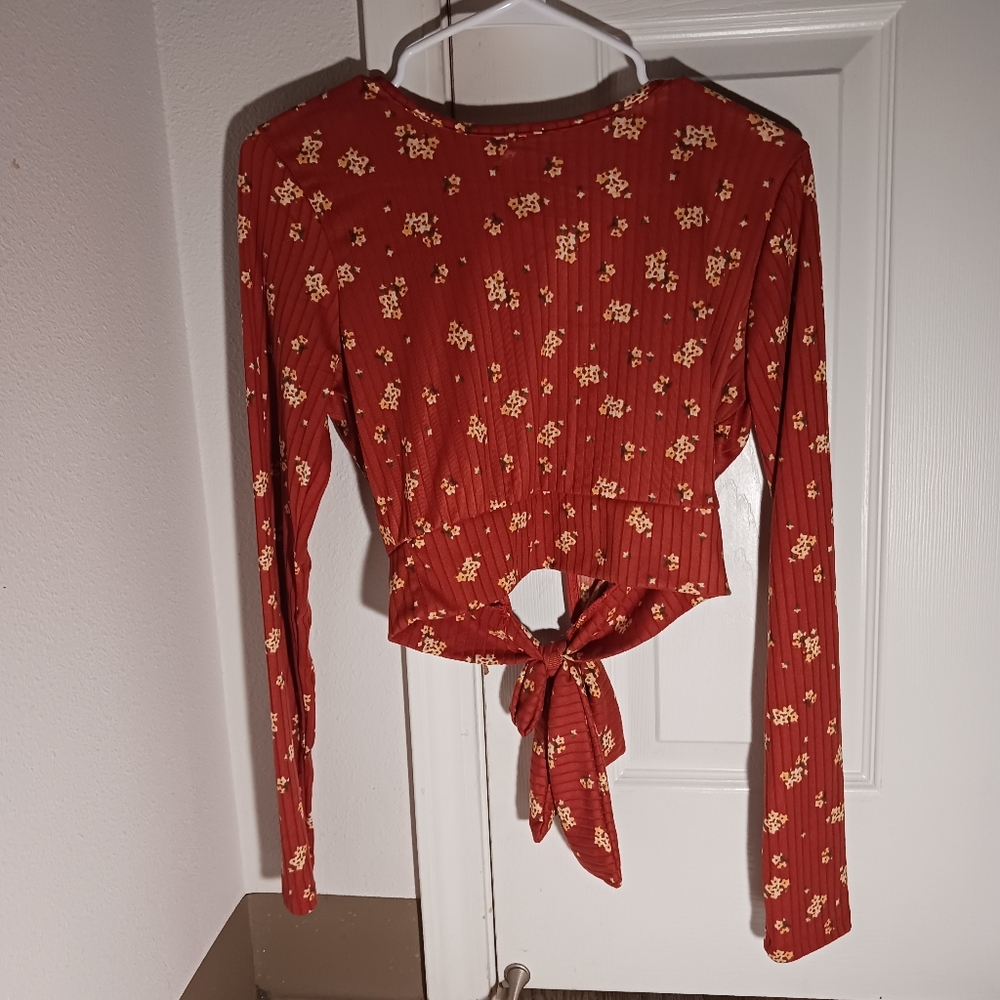 NO COMMENT burnt orange floral crop top